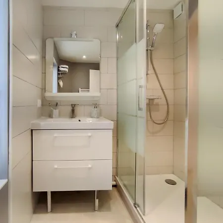 Appartement Chaleureux à Deux Pas Du Centre-ville De Castillon, De La Dordogne Et Proche Saint-emilion