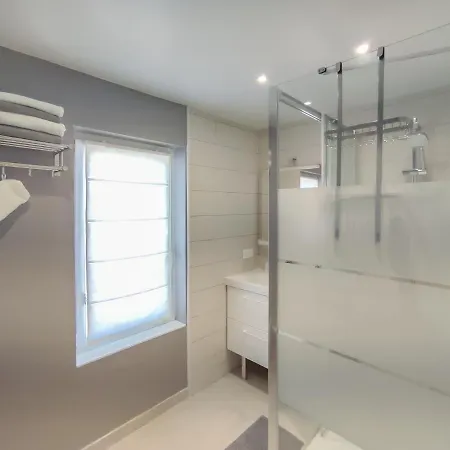 Appartement Chaleureux à Deux Pas Du Centre-ville De Castillon, De La Dordogne Et Proche Saint-emilion *